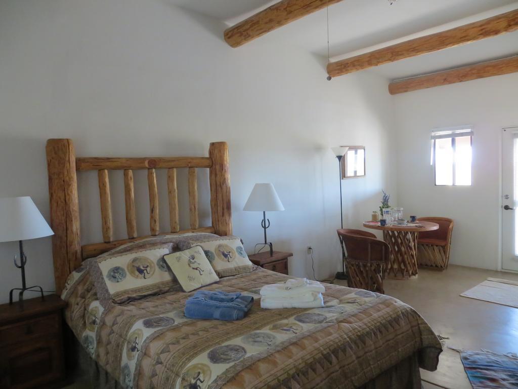 Rancho Milagro Bed & Breakfast Elgin Room photo