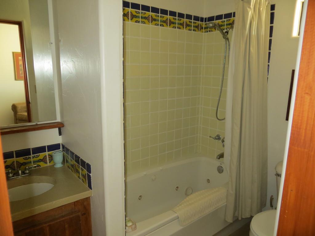Rancho Milagro Bed & Breakfast Elgin Room photo