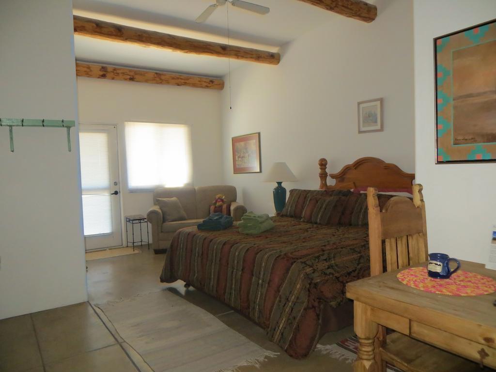 Rancho Milagro Bed & Breakfast Elgin Room photo